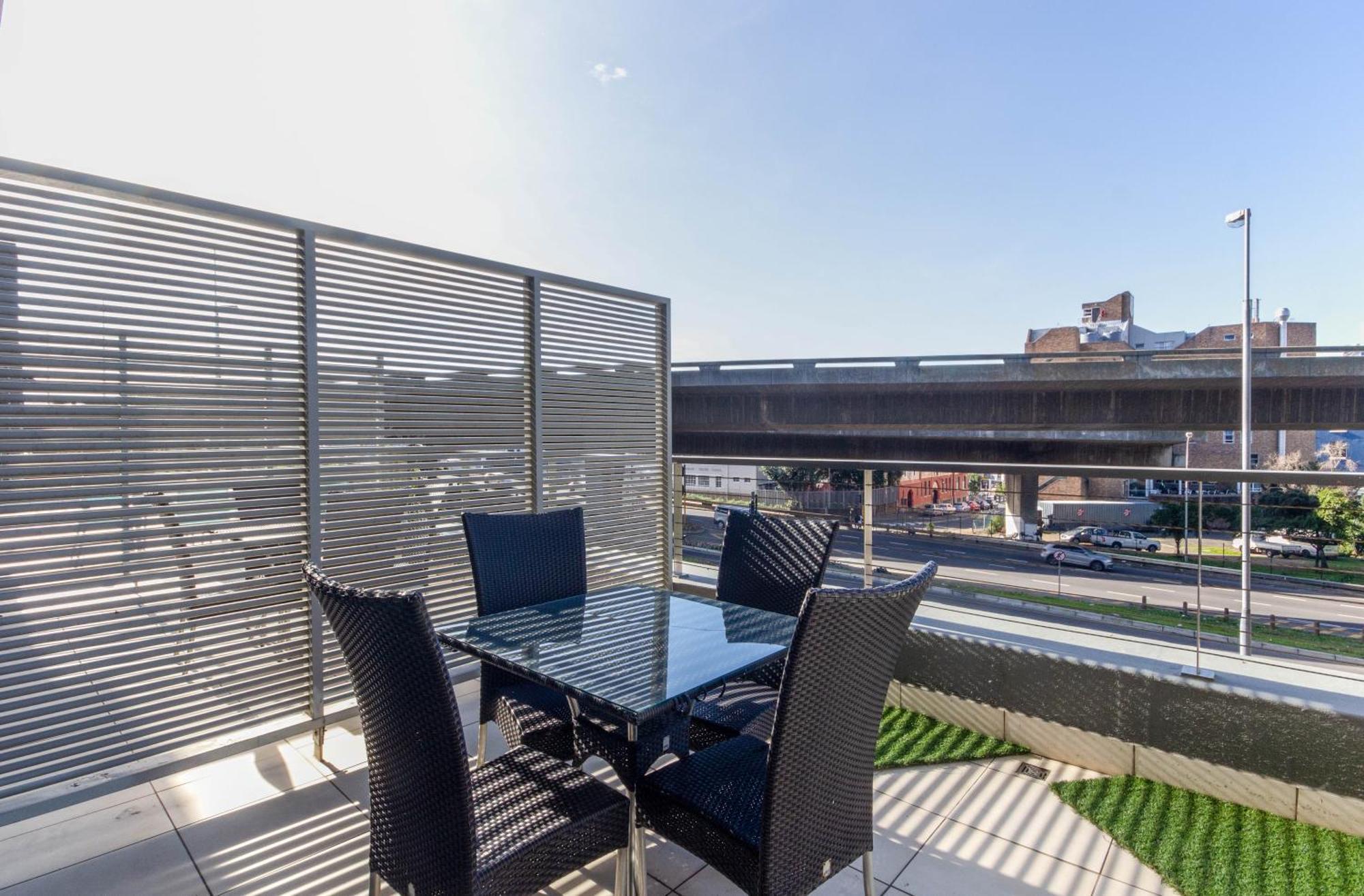 Harbouredge Suites Cape Town Exterior photo