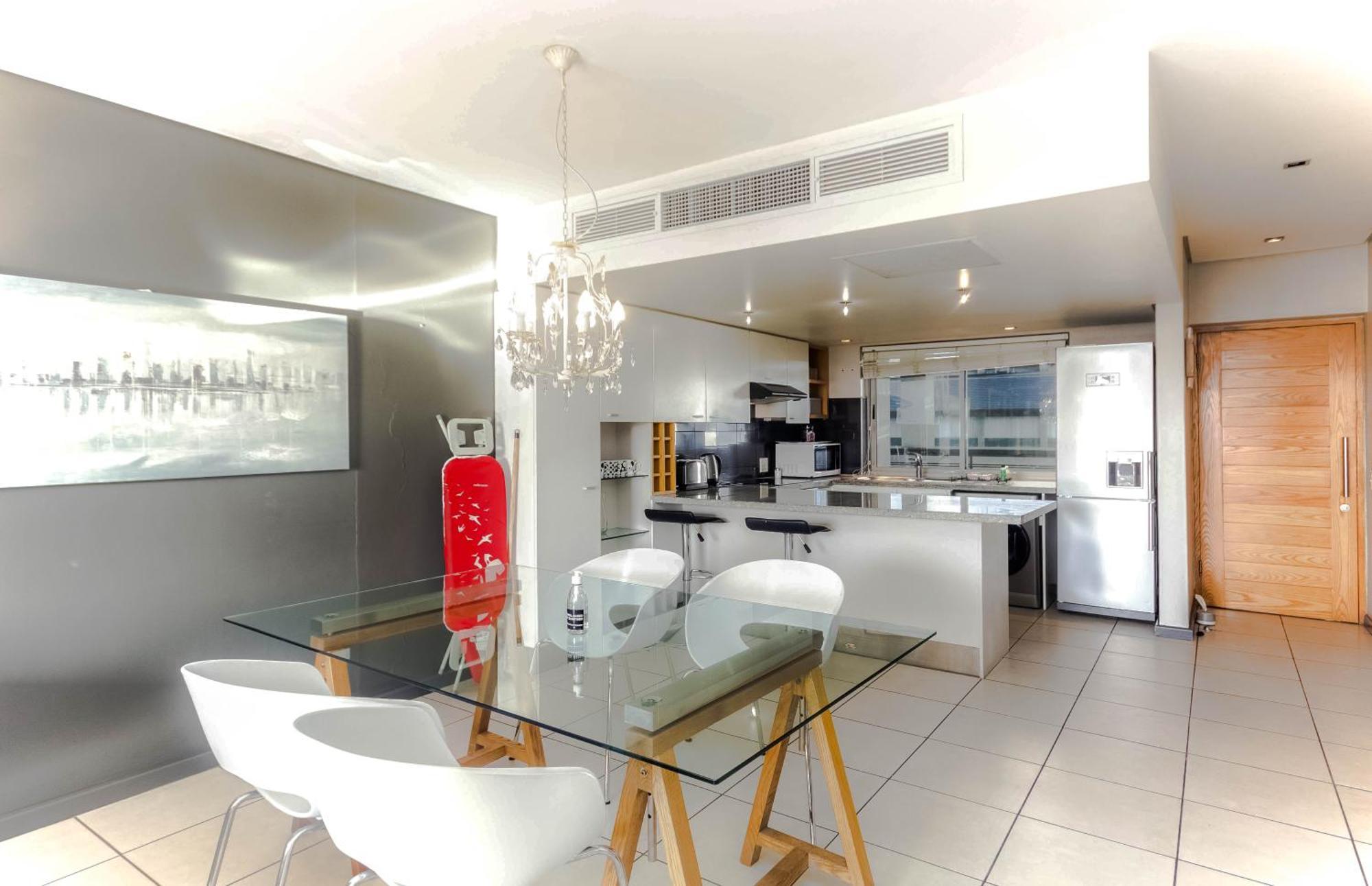 Harbouredge Suites Cape Town Room photo