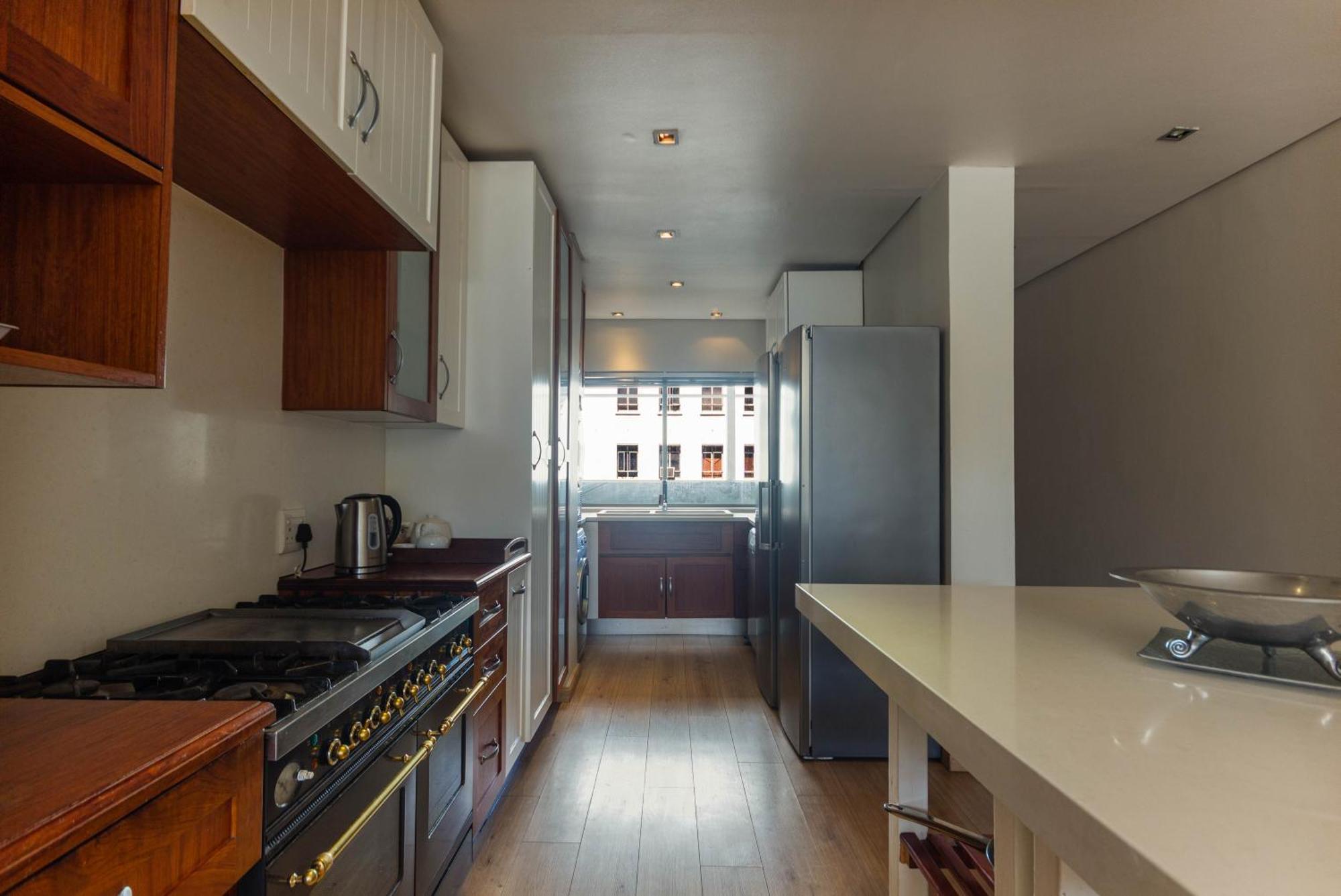 Harbouredge Suites Cape Town Room photo
