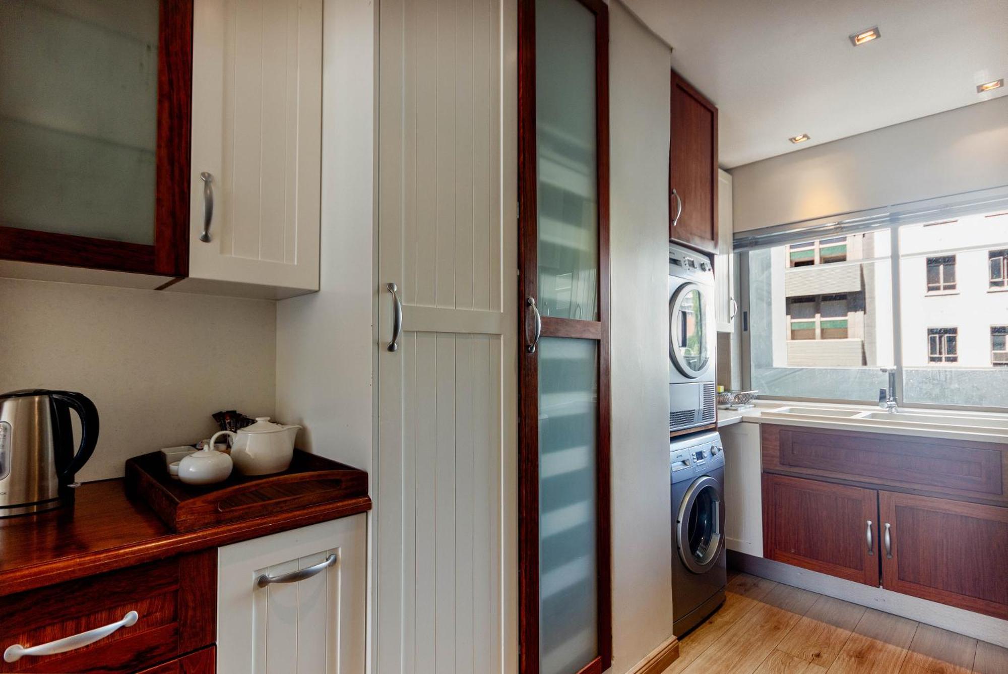 Harbouredge Suites Cape Town Room photo